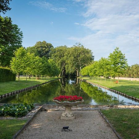 Chateau De Courcelles - Relais & Chateaux Exterior photo